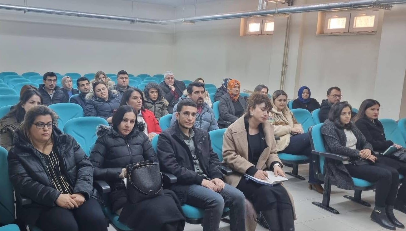 Sarıg&ouml;l&rsquo;de E-Twinning projeleri eğitimi ger&ccedil;ekleştirildi
