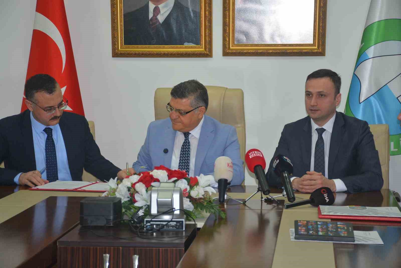 Sinop&rsquo;ta iki &ouml;nemli projede s&ouml;zleşmeler imzalandı
