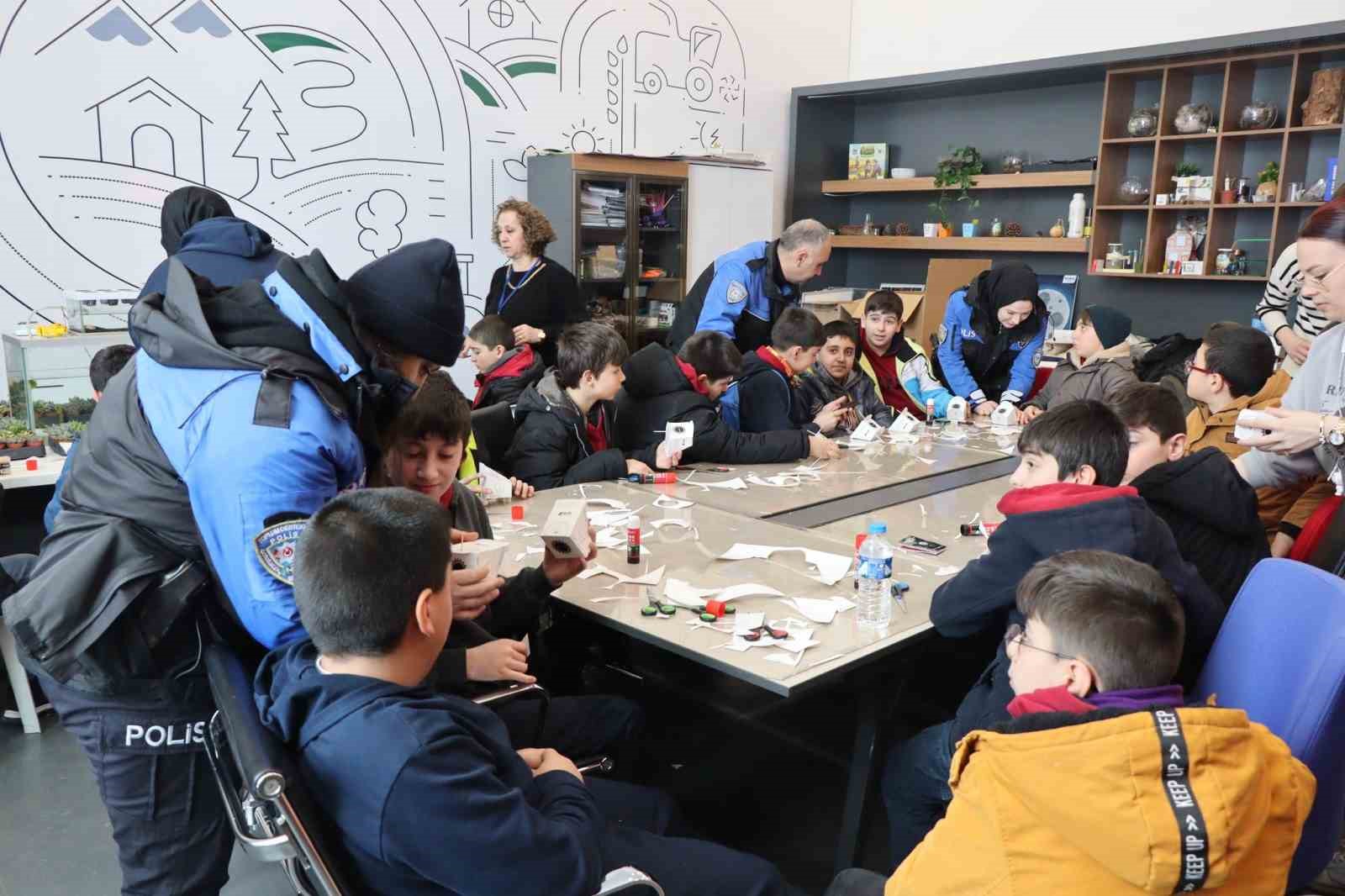 500 &ouml;ğrenciye bilgilendirme broş&uuml;r&uuml;
