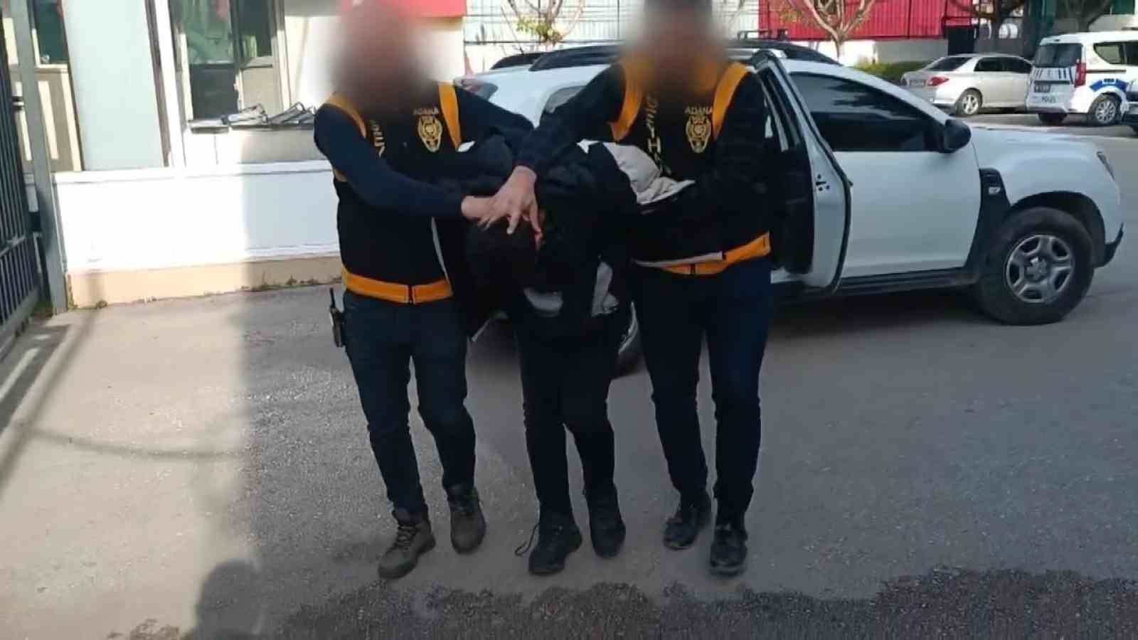 33 yıl hapis cezası olan hırsız ka&ccedil;arken yakalandı
