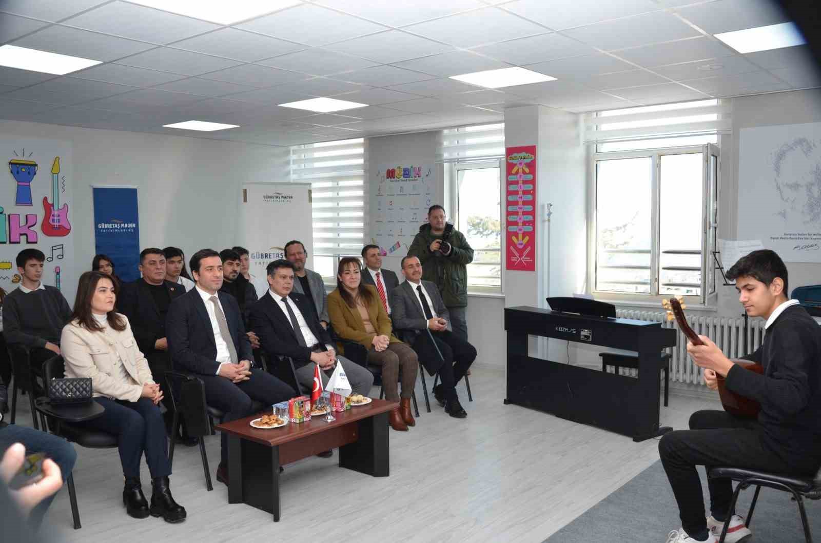 S&ouml;ğ&uuml;t Anadolu Lisesine m&uuml;zik sınıfı kazandırıldı
