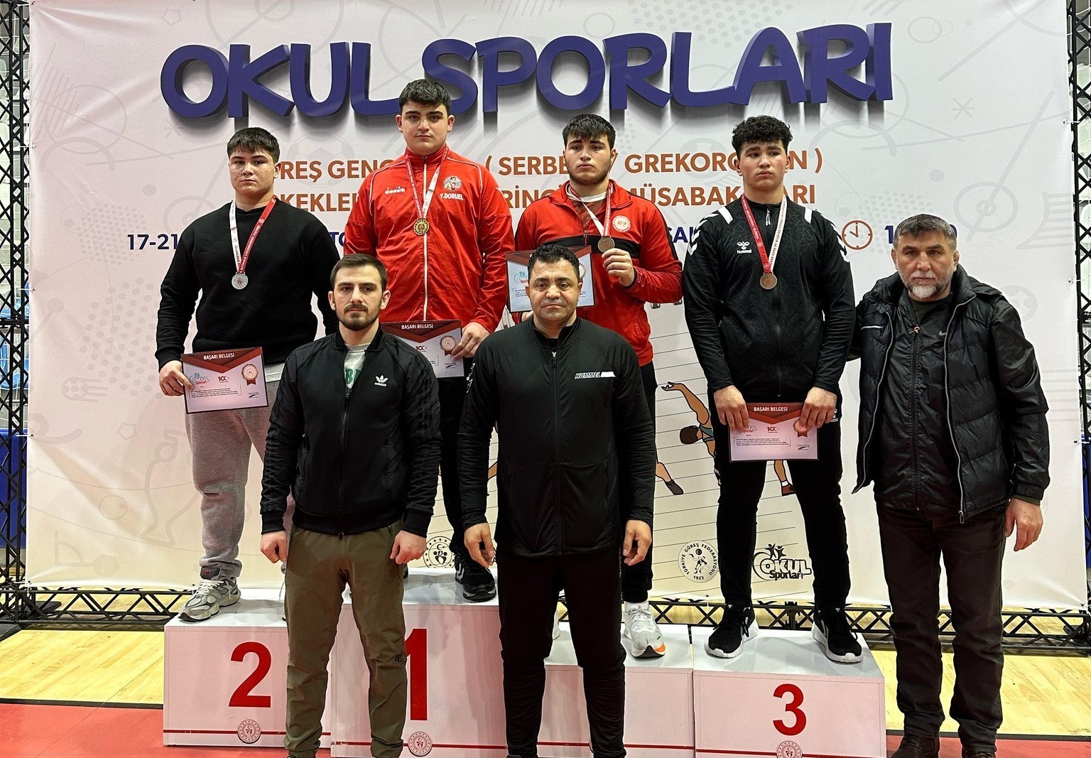 Erzincanlı güreşçiden Türkiye 3’üncülüğü