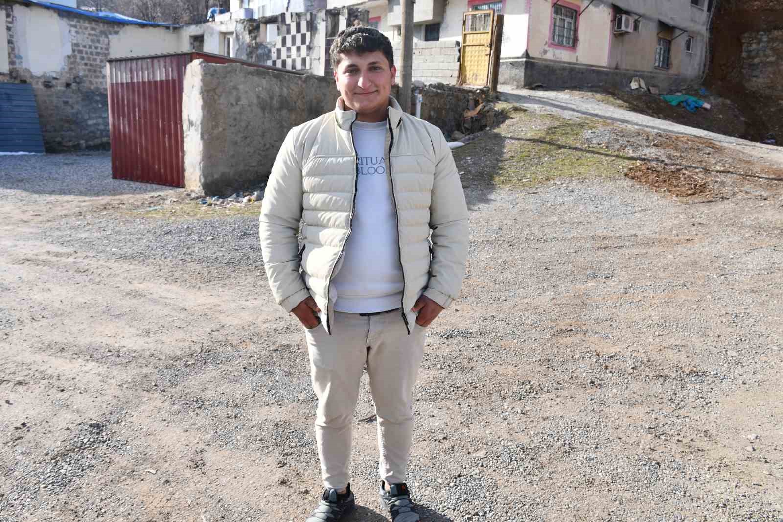 Şırnak’ta çığ altında kalan operatör İHA’ya konuştu: "Bir an öylece durdum, başka bir şey yapamadım"