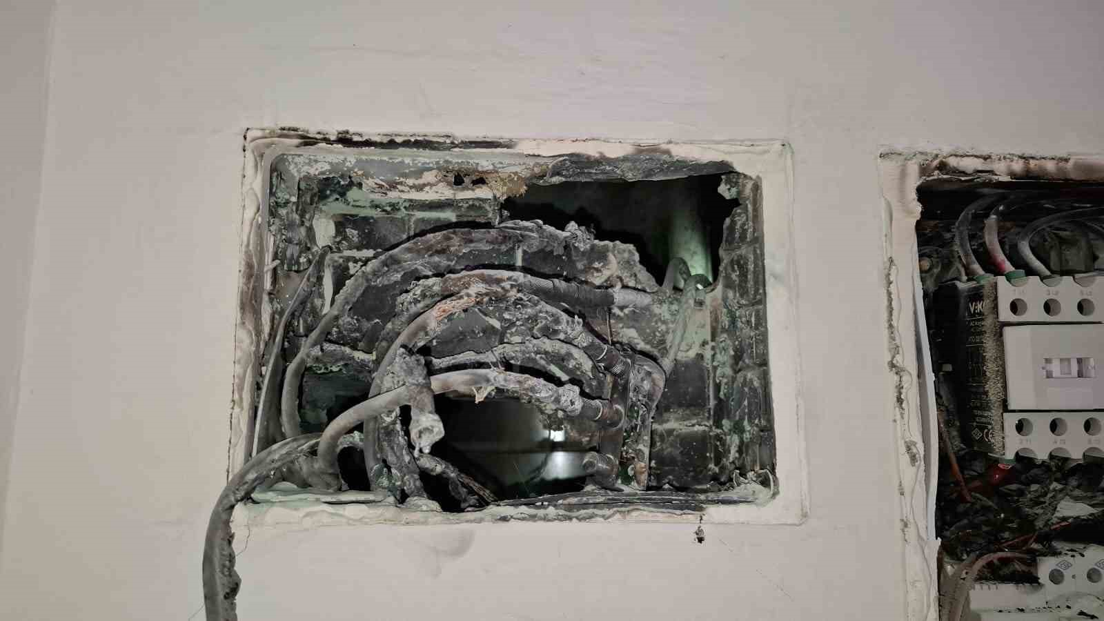 Tunceli&rsquo;de ev yangını paniğe neden oldu
