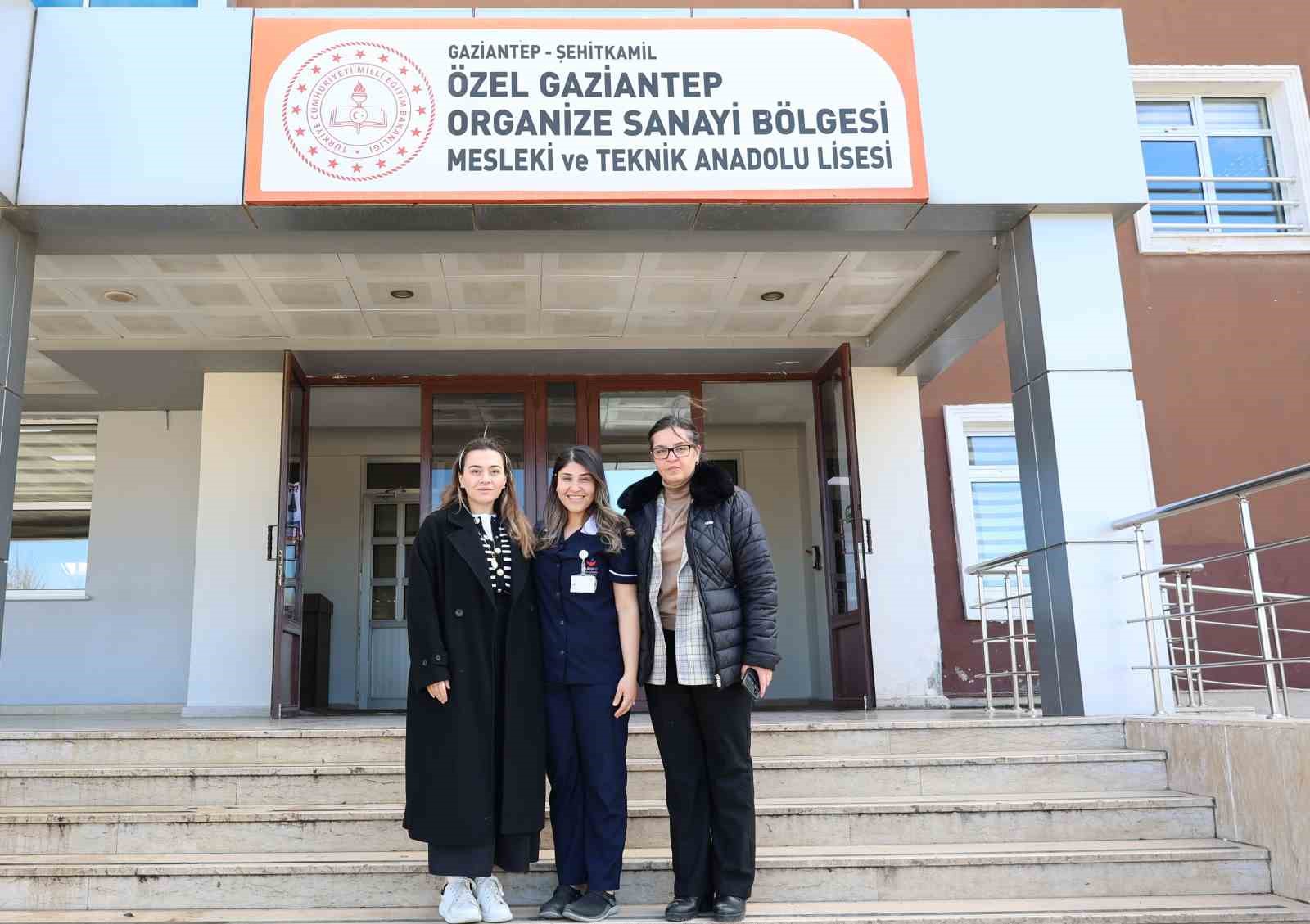 SANKO Üniversitesi Hastanesi tarafından Gaziantep OSB Koleji öğrencilerine ilk yardımın önemi anlatıldı