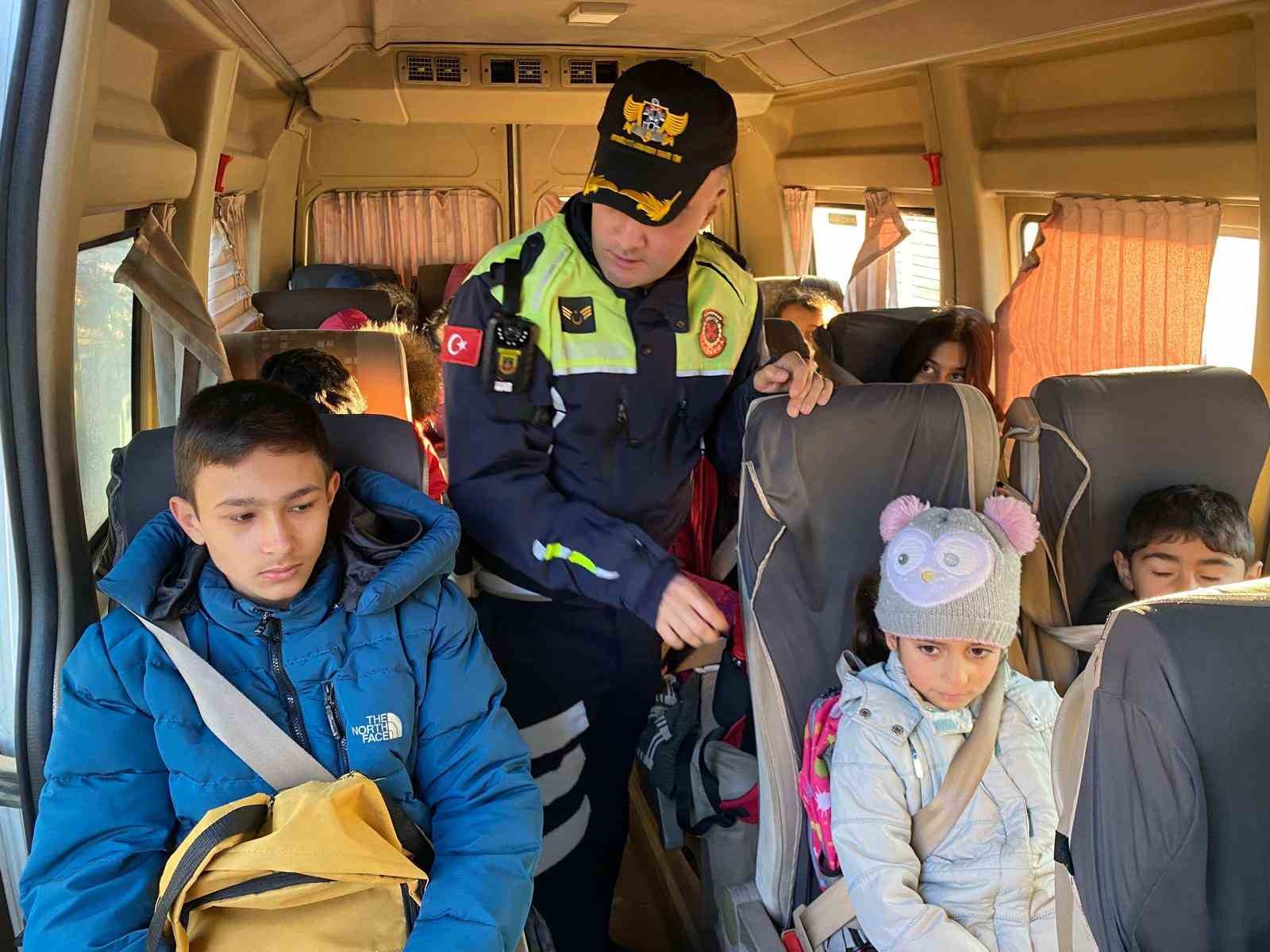 Salihli’de okul servislerine sıkı denetim