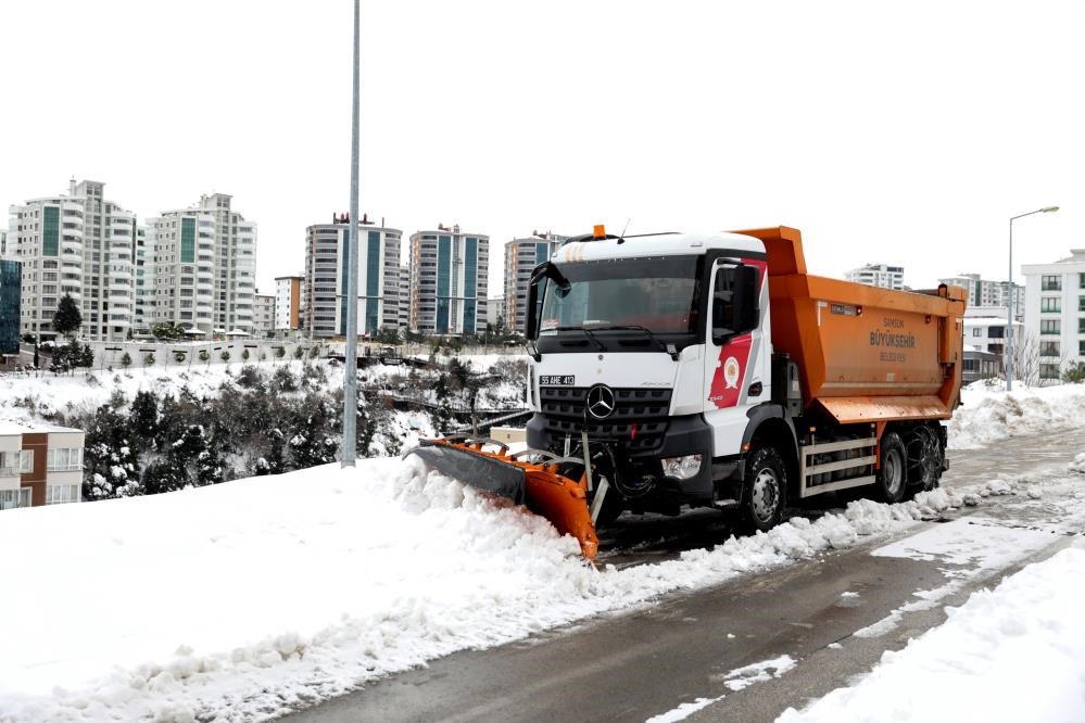 Samsun’da şehirde ve kırsalda karla mücadele çalışması