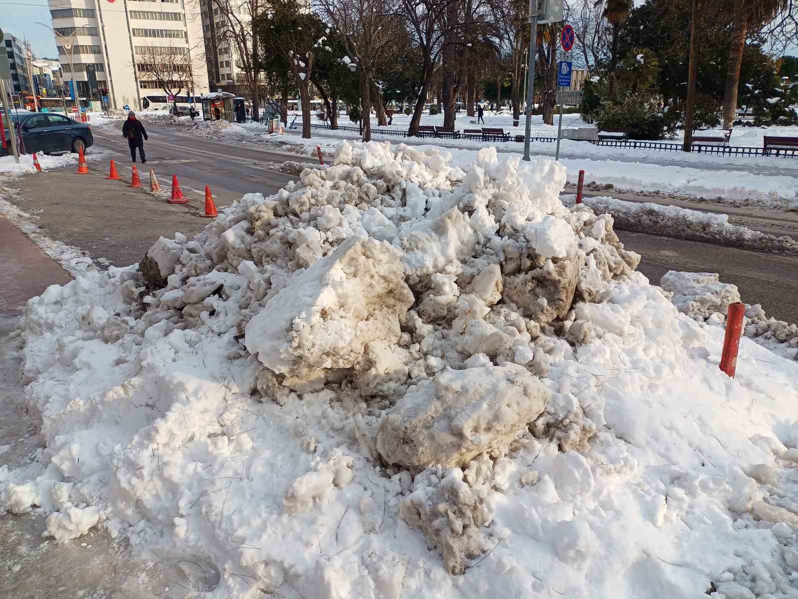 Samsun&rsquo;da şehirde ve kırsalda karla m&uuml;cadele &ccedil;alışması
