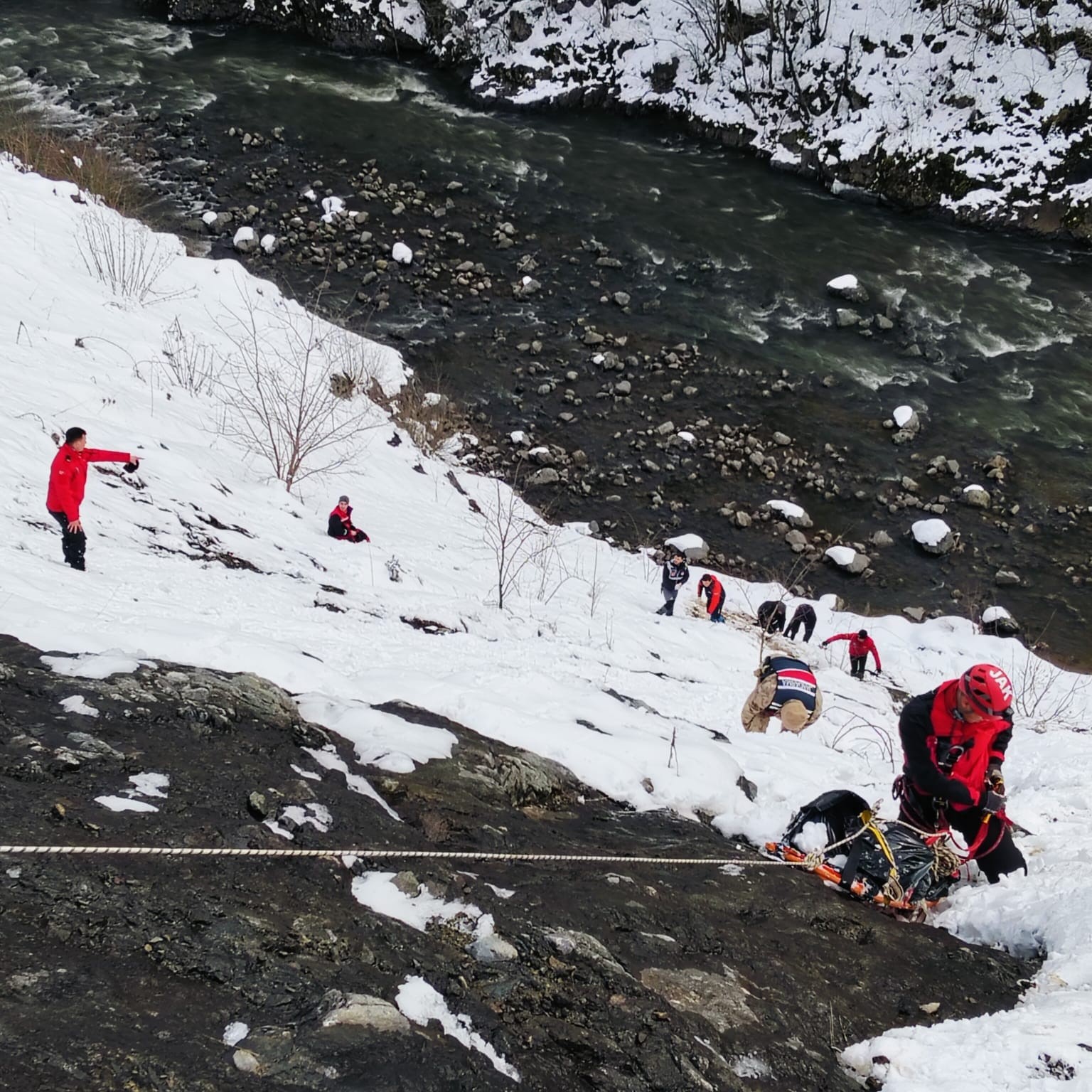 Ordu&rsquo;da 3 g&uuml;nd&uuml;r kayıp olarak aranan kadının cansız bedenine ulaşıldı
