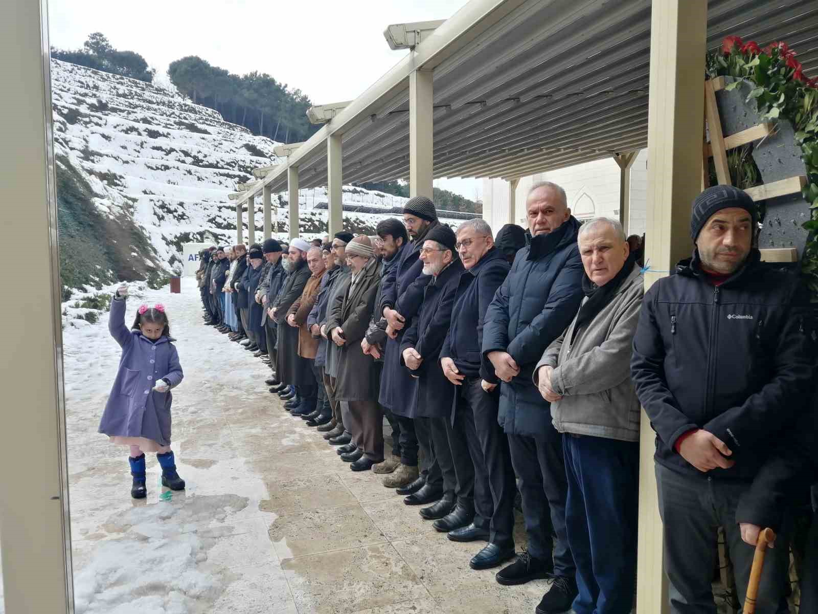 ‘Hattatların Reisi’ Hasan Çelebi son yolculuğuna uğurlandı
