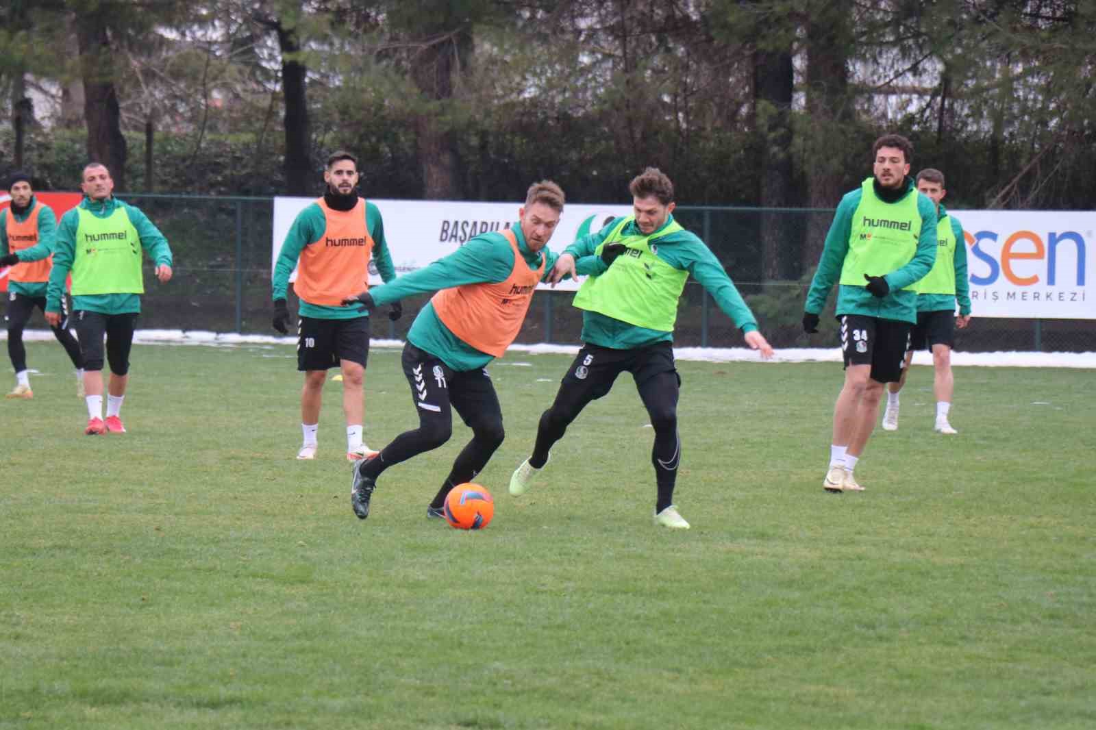 Sakaryaspor, Fatih Karagümrük mesaisine başladı
