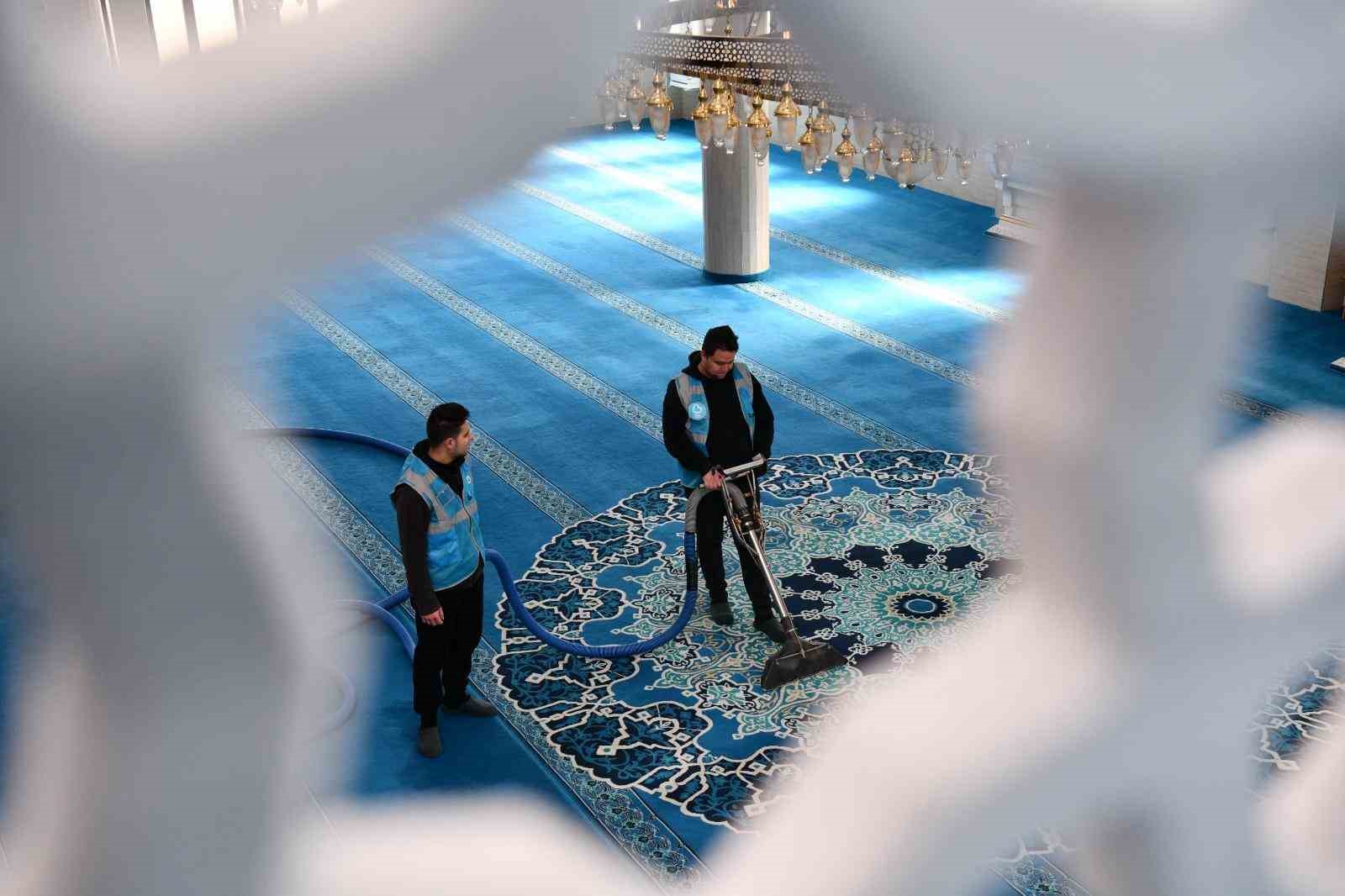 Balıkesir’de camiler Ramazan’a hazırlanıyor