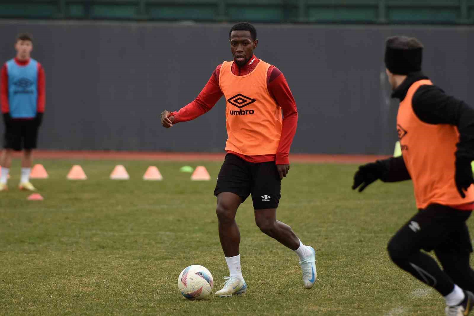 Manisa FK, Gençlerbirliği maçı hazırlıklarını sürdürdü