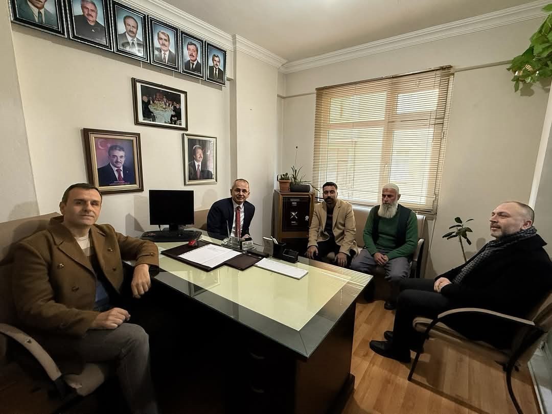 İl&ccedil;e şof&ouml;rlerinin sorunlarını yerinde dinledi
