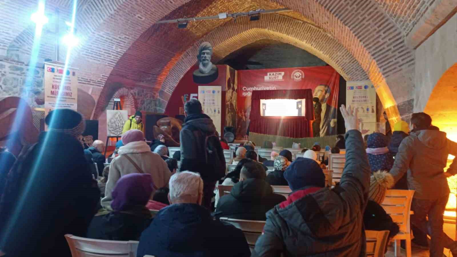 Odunpazarı’nda Geleneksel Türk Tiyatrosu’na büyük ilgi