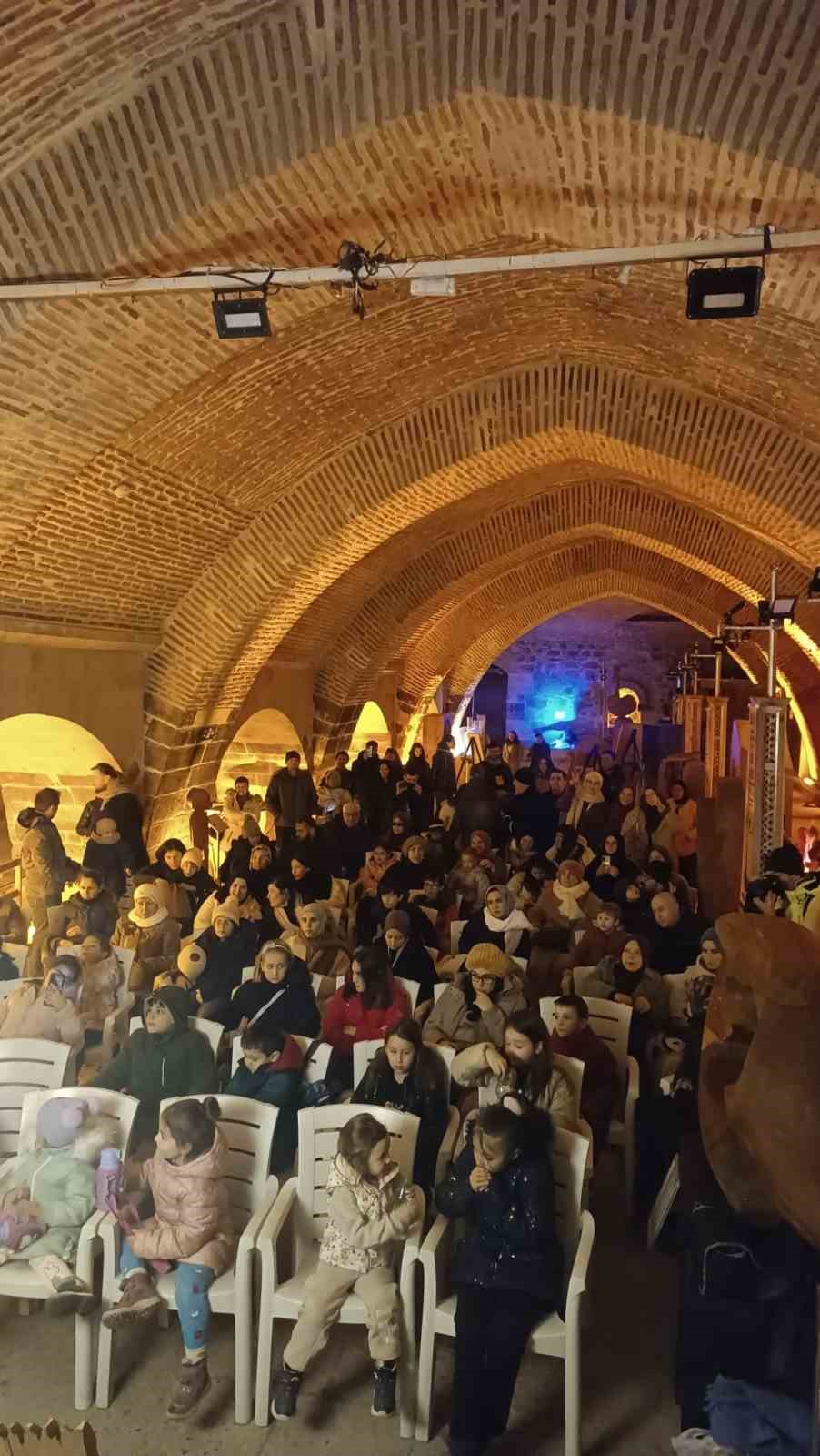 Odunpazarı&rsquo;nda Geleneksel T&uuml;rk Tiyatrosu&rsquo;na b&uuml;y&uuml;k ilgi
