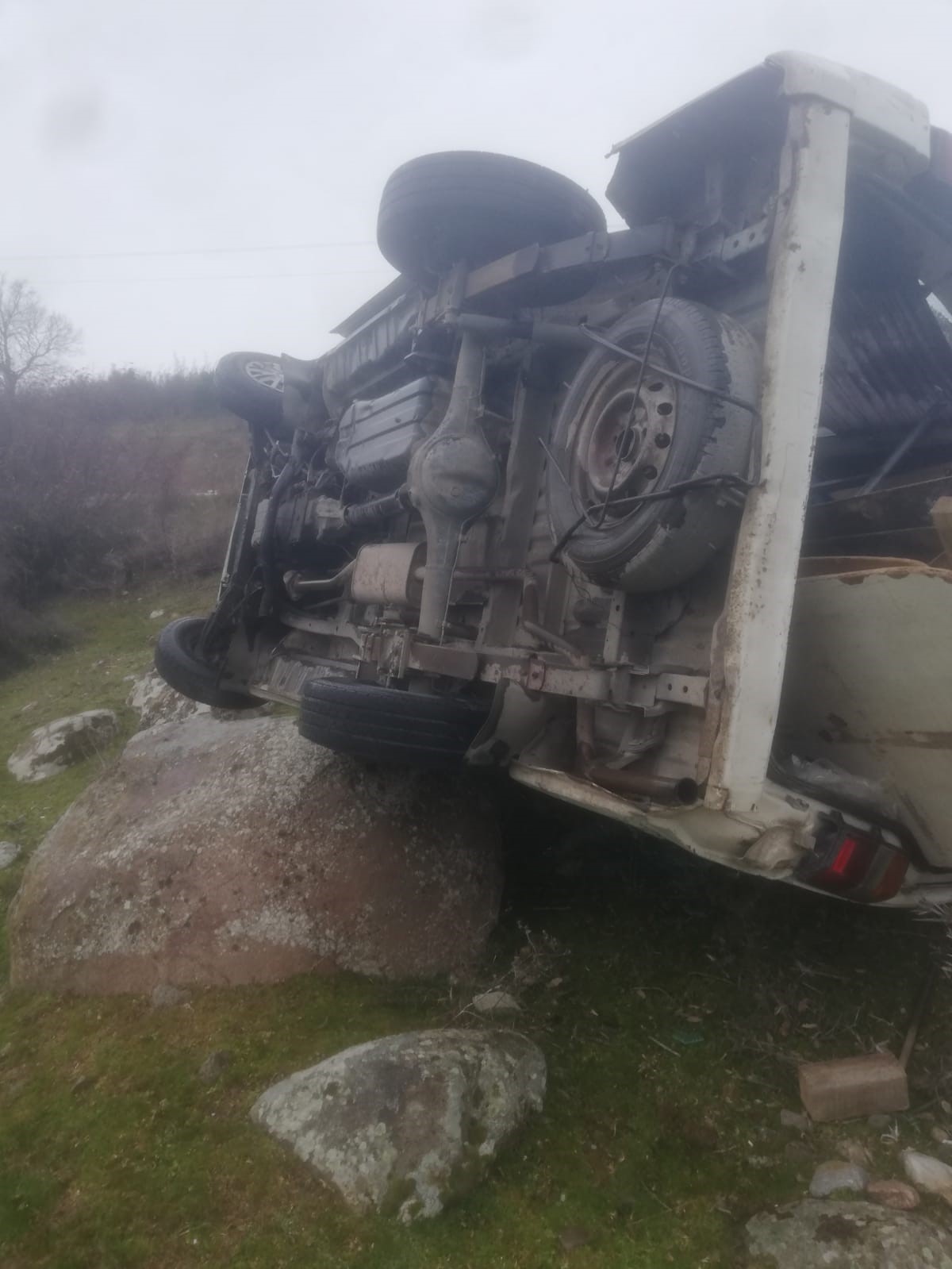 İvrindi&rsquo;de panelvan şarampole yuvarlandı: 1 yaralı
