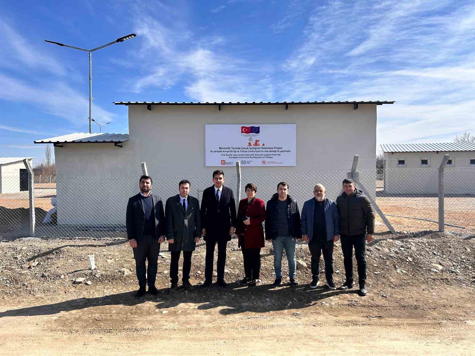Akşehir’de mevsimlik tarım işçileri için barınma alanı