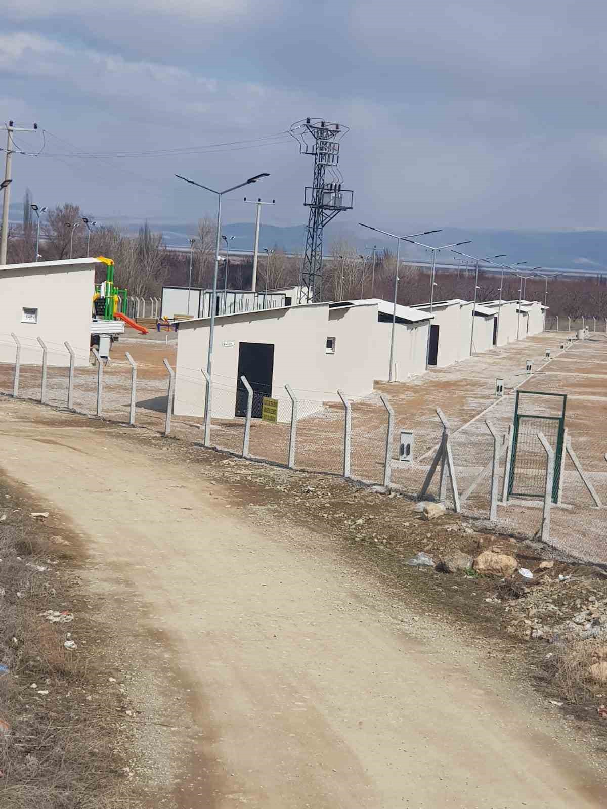 Akşehir’de mevsimlik tarım işçileri için barınma alanı