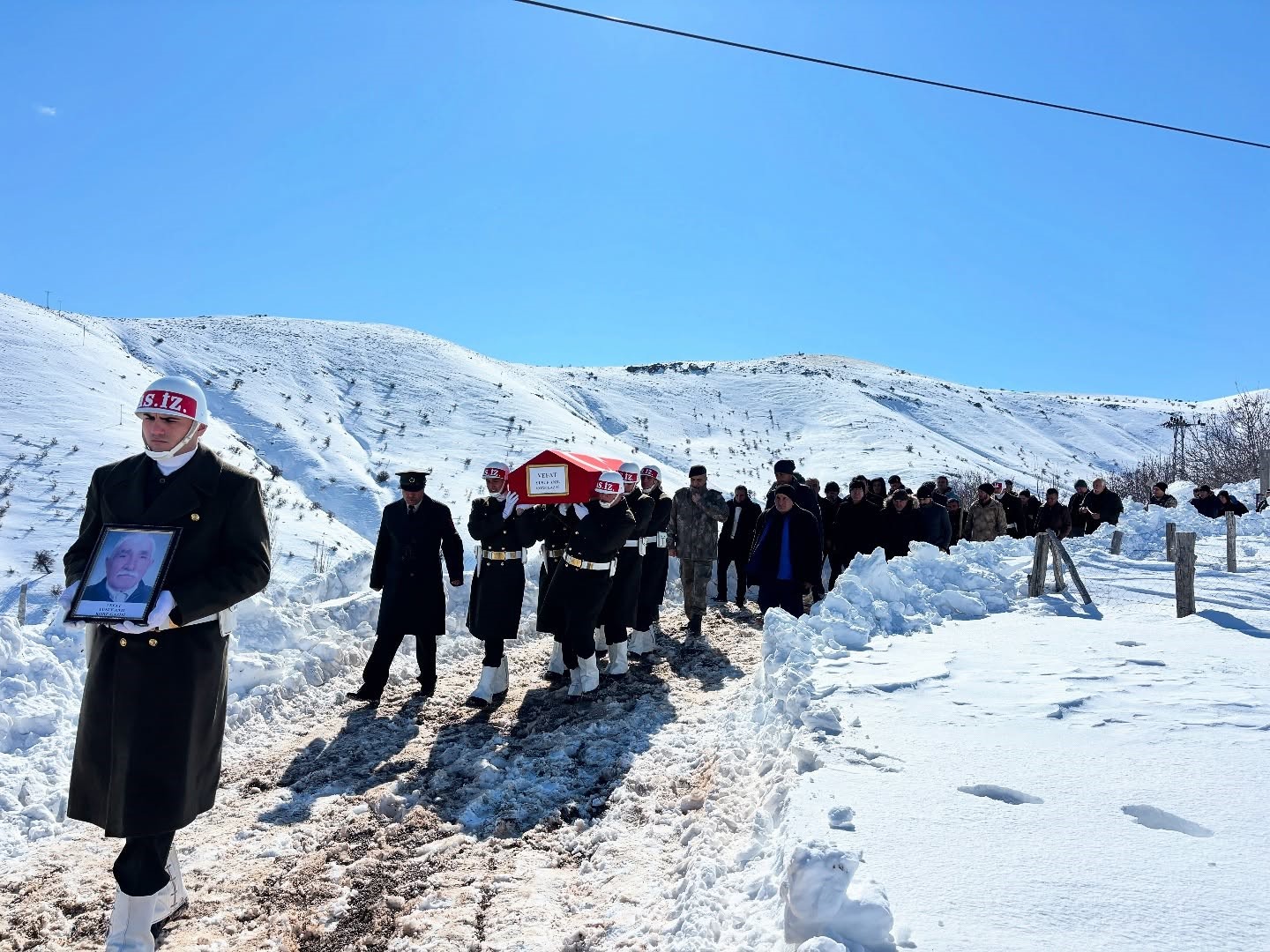 Kore Gazisi Yusuf Anıl, askeri t&ouml;renle son yolculuğuna uğurlandı
