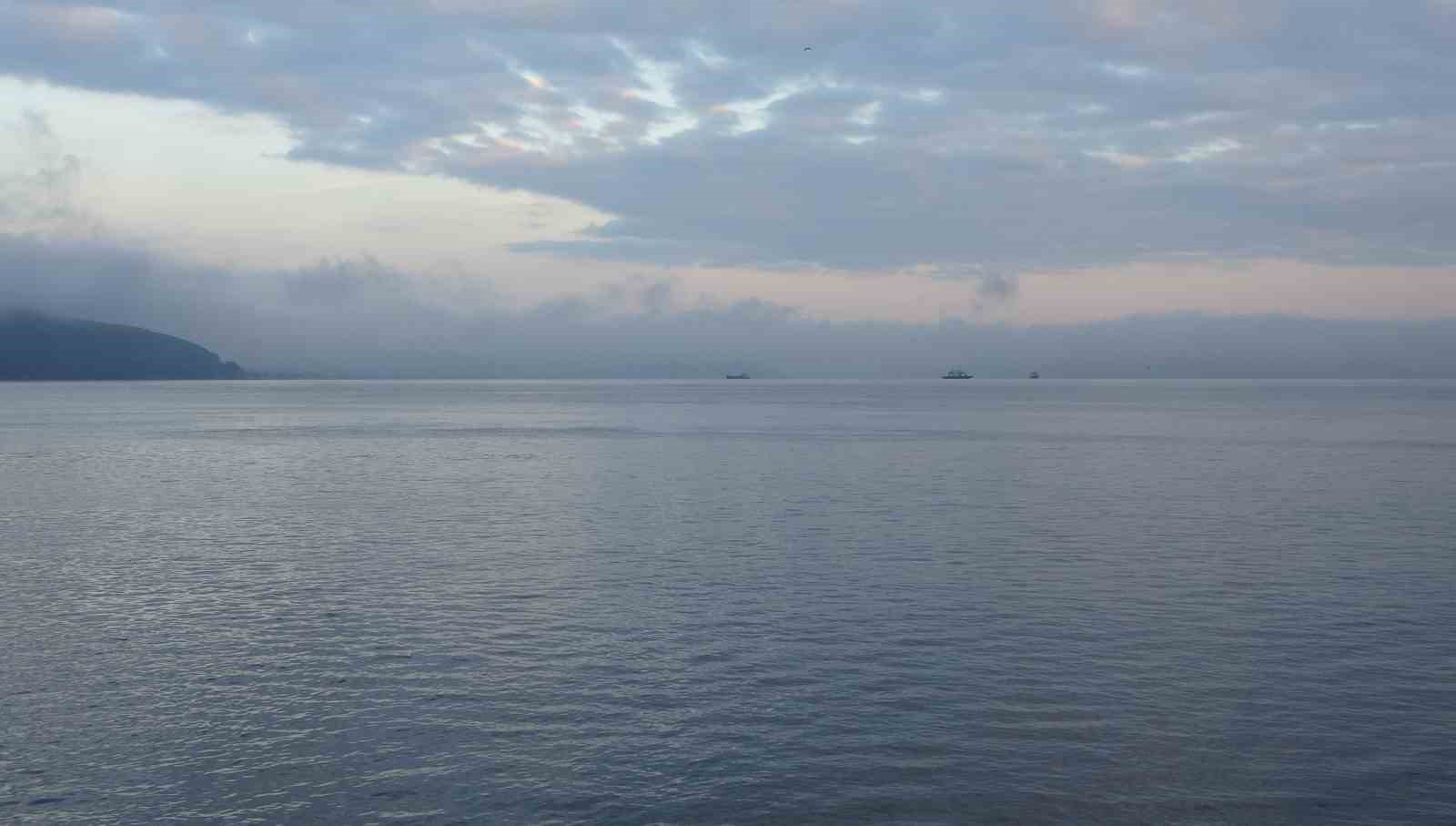 &Ccedil;anakkale Boğazı sis nedeniyle transit gemi ge&ccedil;işlerine kapatıldı
