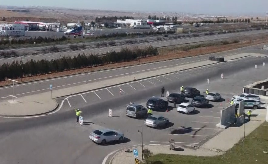 Gaziantep&rsquo;te cayrokopter destekli denetimlerde 5 ara&ccedil; trafikten men edildi
