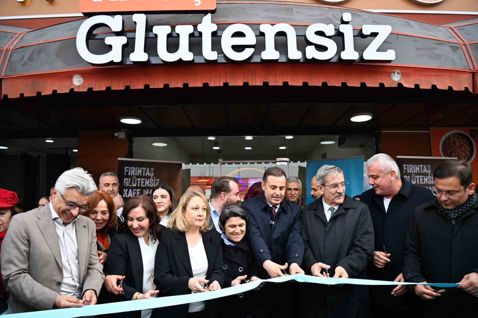 Başkan Akın, Balıkesir’in ilk ve tek ’Glütensiz Kafe Market’ini açtı