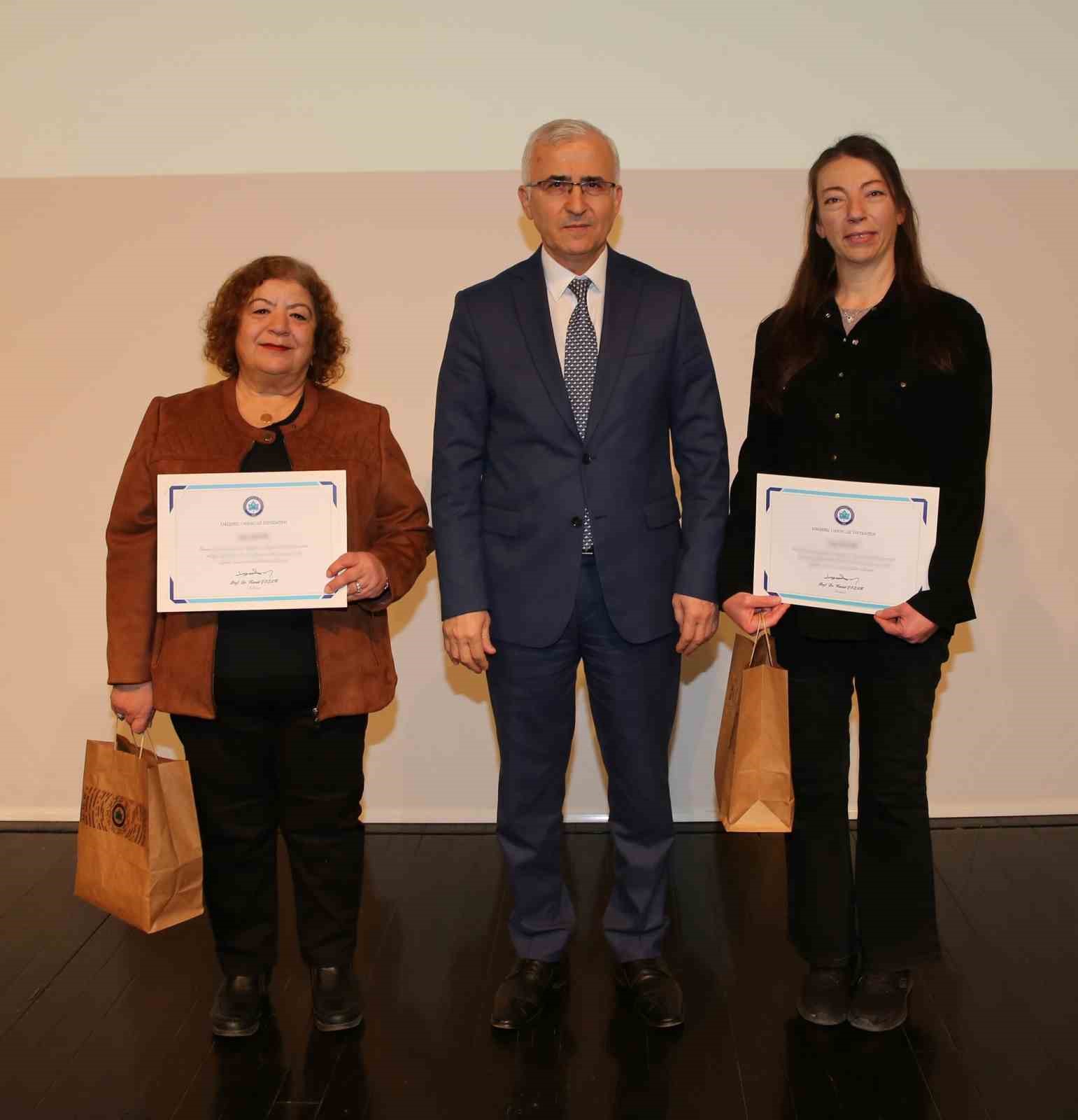 ESOG&Uuml;&rsquo;den emekli idari personeli i&ccedil;in emeklilik t&ouml;reni
