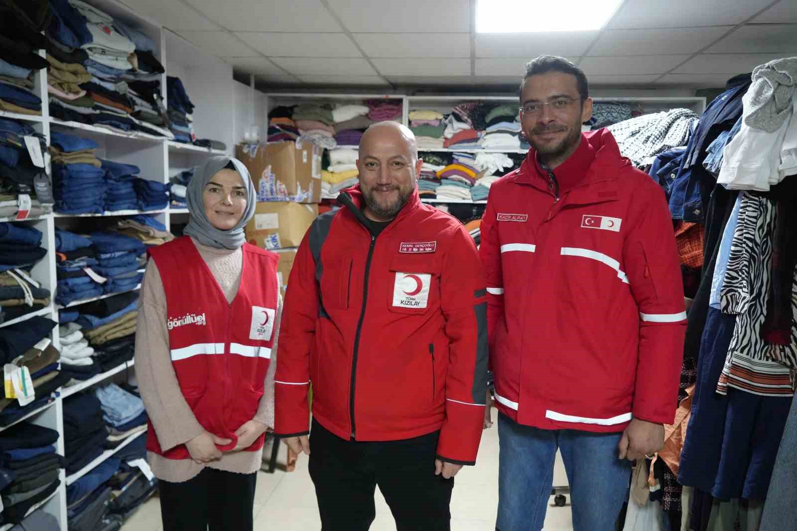 T&uuml;rk Kızılayı Niğde&rsquo;de ihtiya&ccedil; sahiplerine kıyafet desteği sağlıyor

