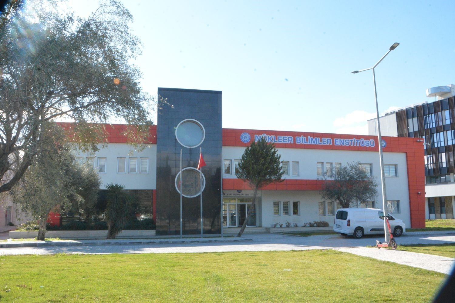 E&Uuml; N&uuml;kleer Bilimler Enstit&uuml;s&uuml; radyasyon konusunda toplumu bilin&ccedil;lendiriyor
