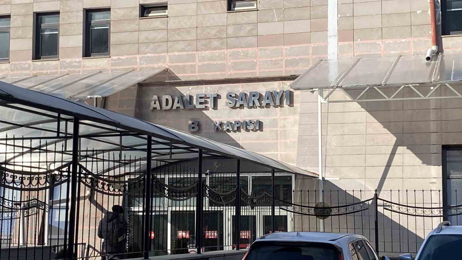 12 yıl kardeşinin kimliğini kullanan firari yakalandı
