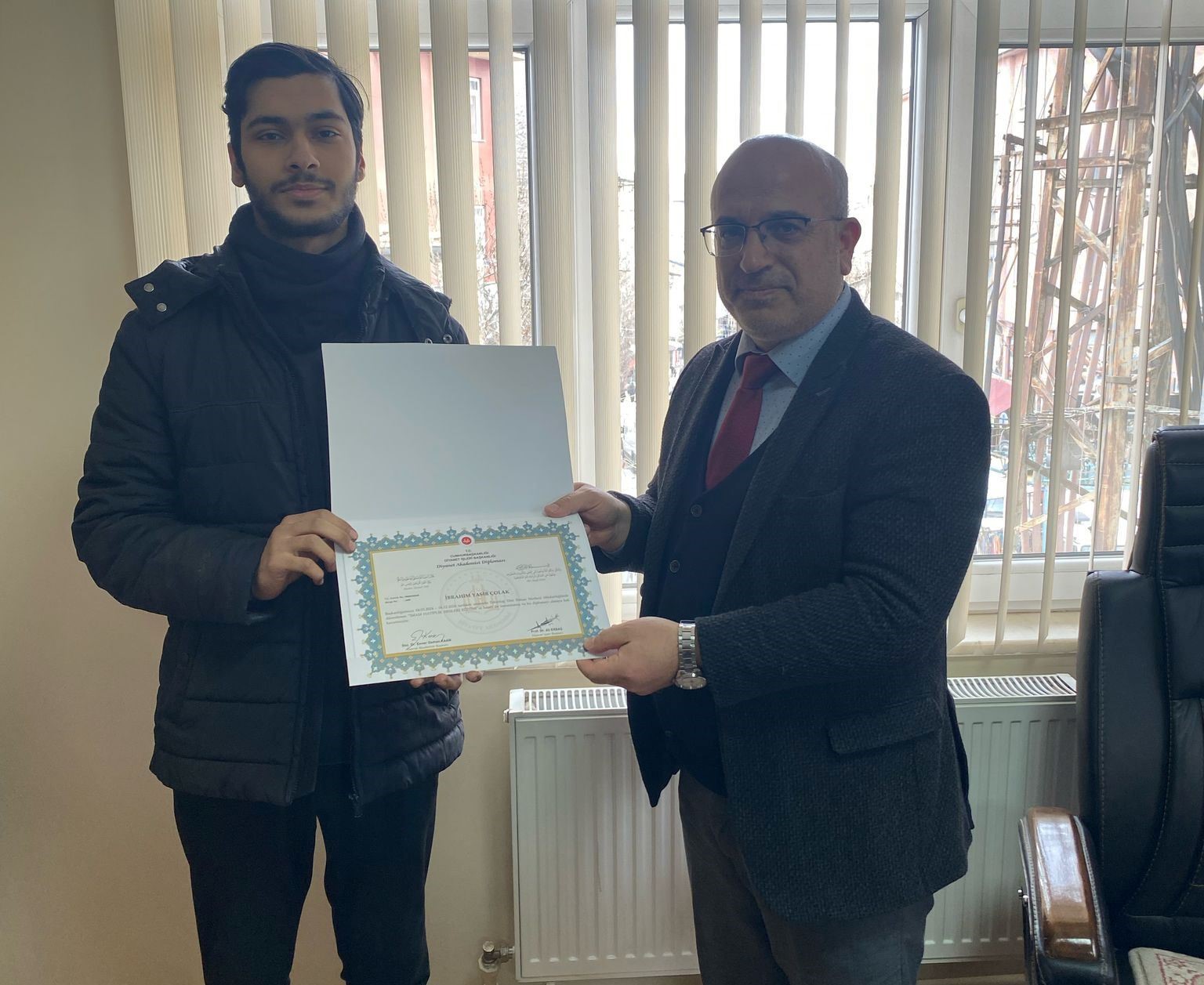 Emet&rsquo;e yeni atanan 3 din g&ouml;revlisine resmi belgeleri takdim edildi
