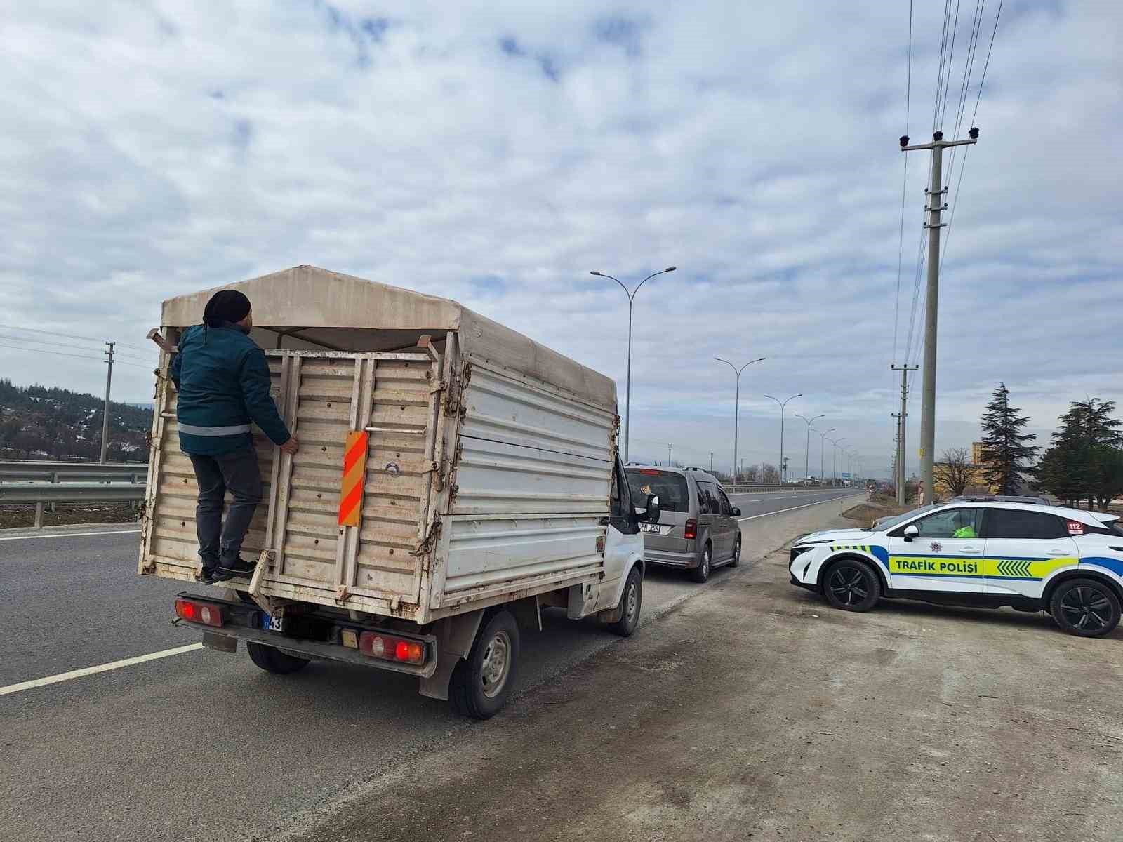 Kütahya’da hayvan hareketleri yol kontrolleri