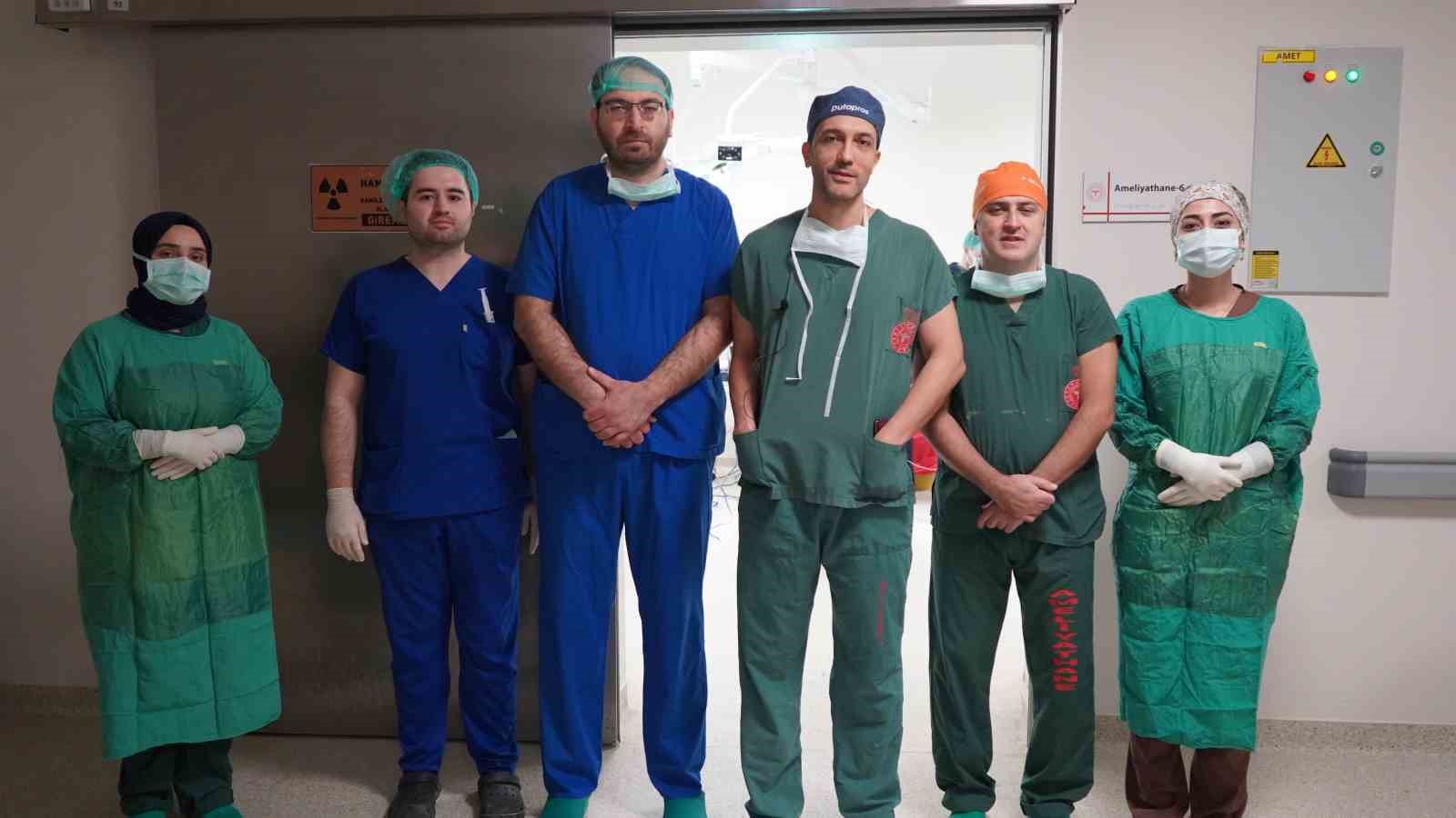 Bilecik&rsquo;te ilk kez &rsquo;yapay mesane&rsquo; operasyonu ger&ccedil;ekleştirildi
