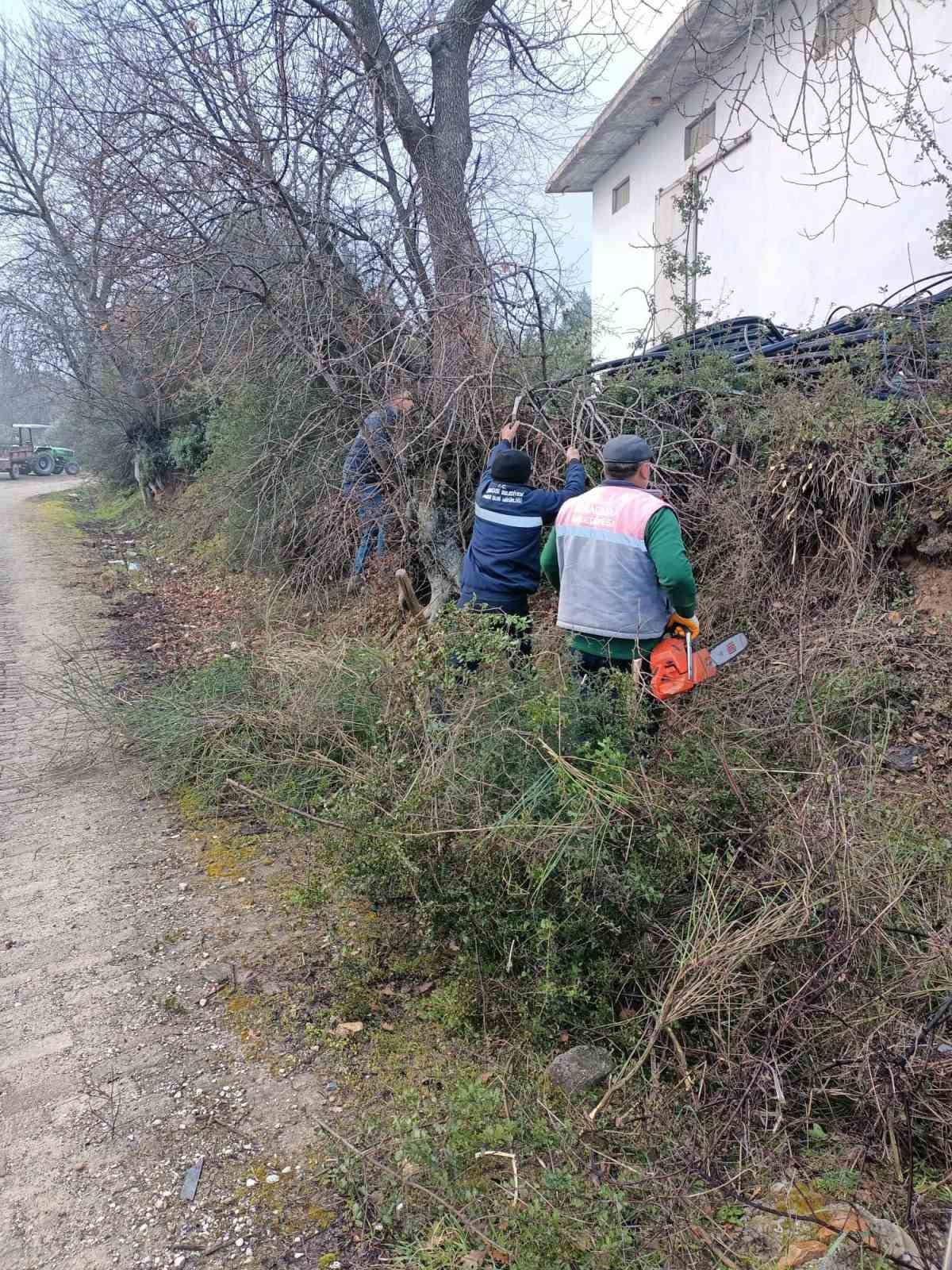 Karacasu’da temizlik çalışmaları devam ediyor
