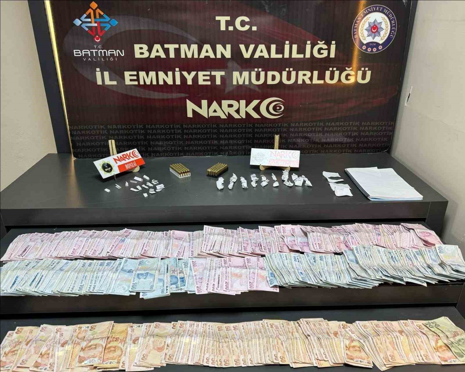 Batman’da bir evde satışa hazır uyuşturucu ele geçirildi: 2 tutuklama
