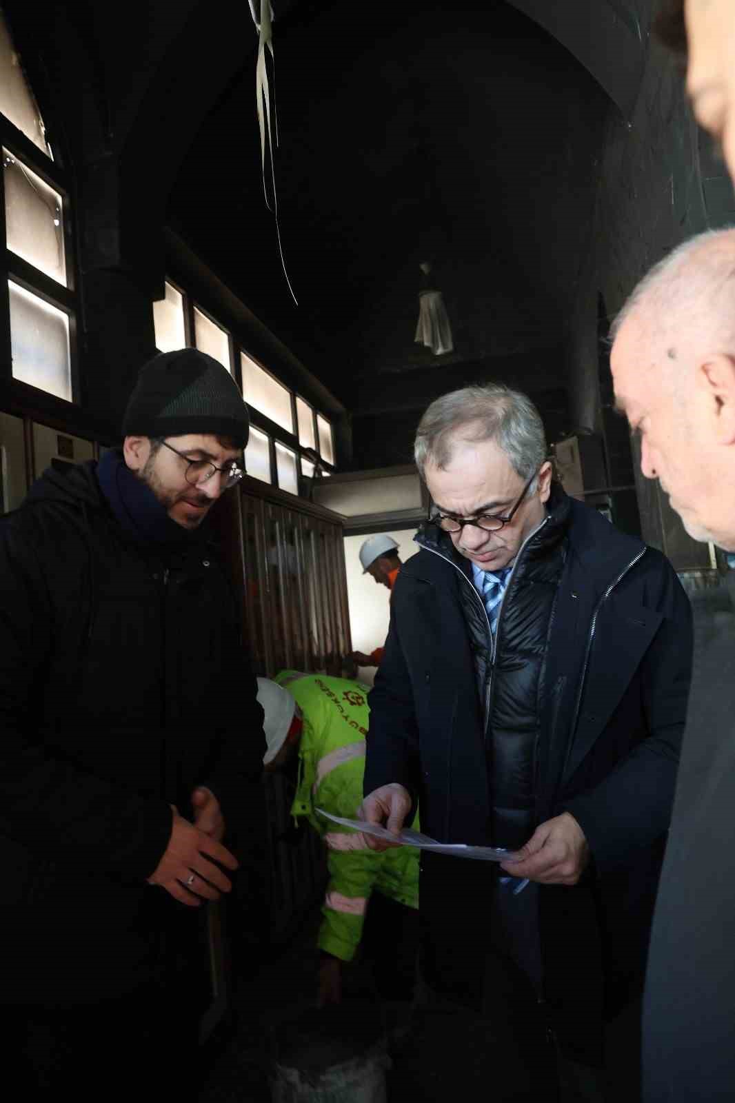 Yangının çıktığı Akça Cami, Ramazan’da ibadete açık olacak
