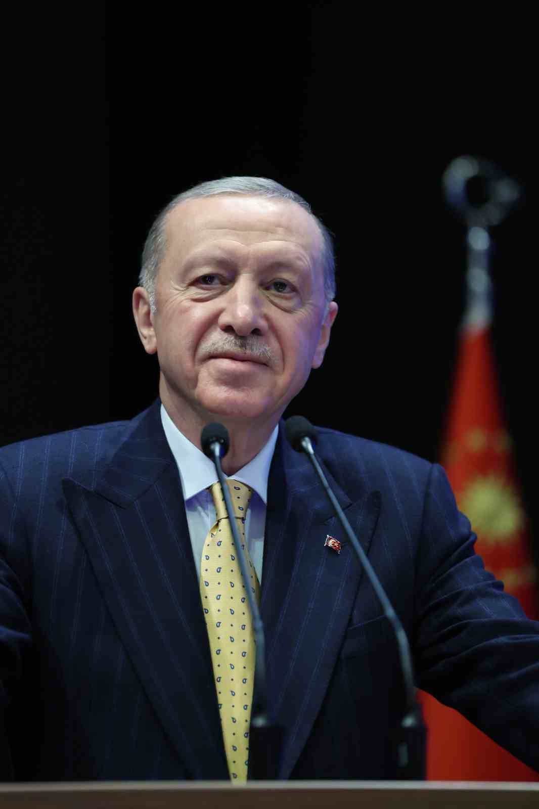 Cumhurbaşkanı Erdoğan: "Sayın Özel, başkomutan olarak sana sesleniyorum ayağını denk al"
