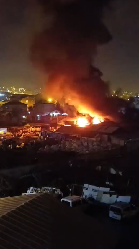 Arnavutköy’de fabrika yangını
