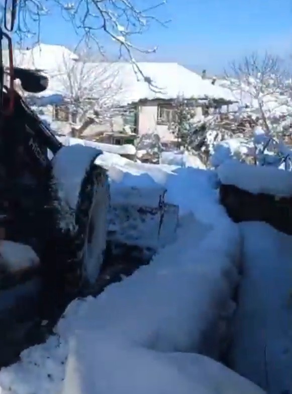 Zonguldak’ta ulaşıma kapanan bin 114 köyde karla mücadele başarısı sergilendi