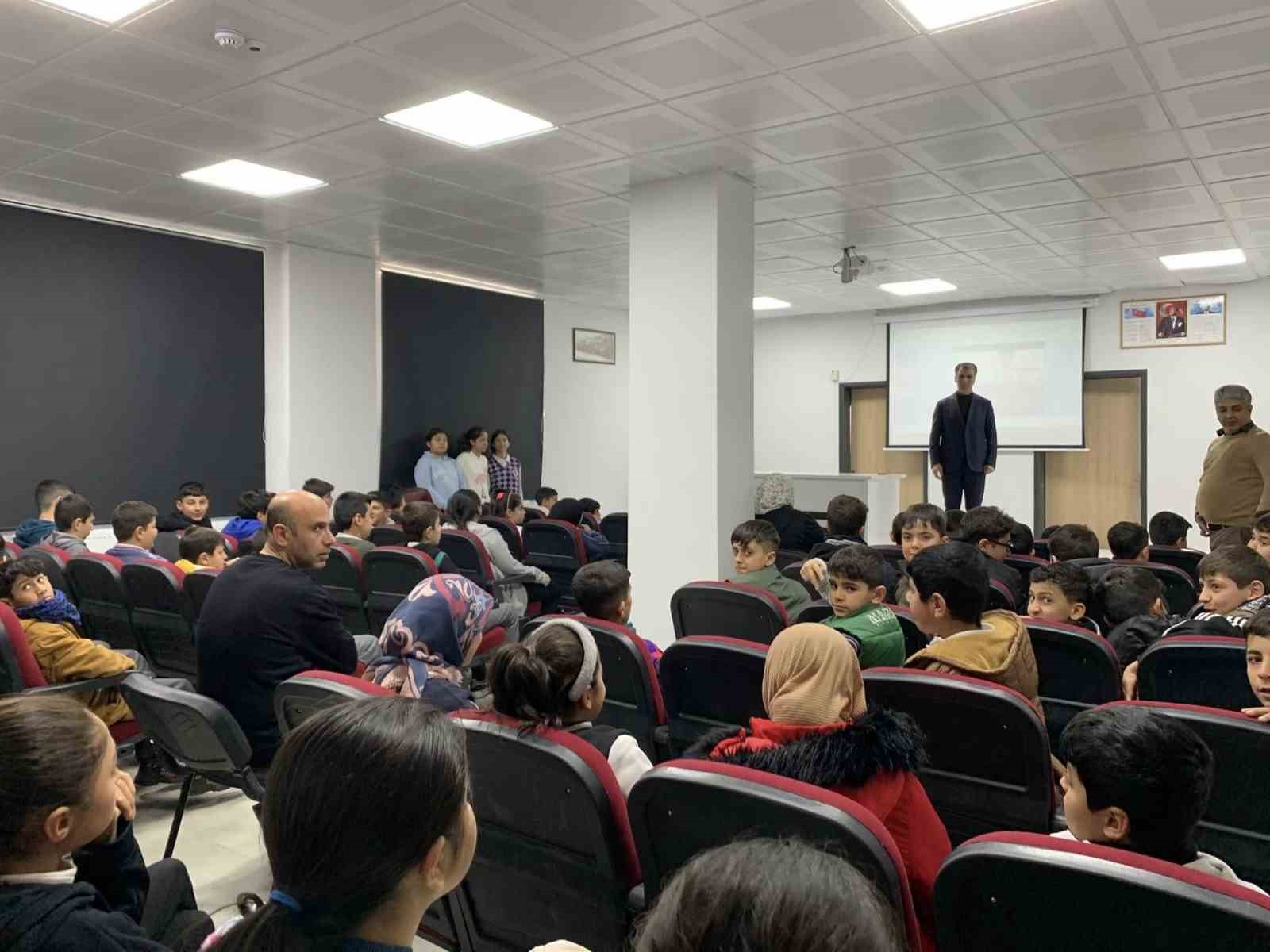 M&uuml;ft&uuml;l&uuml;kten &ouml;ğrencilere değerler eğitimi semineri
