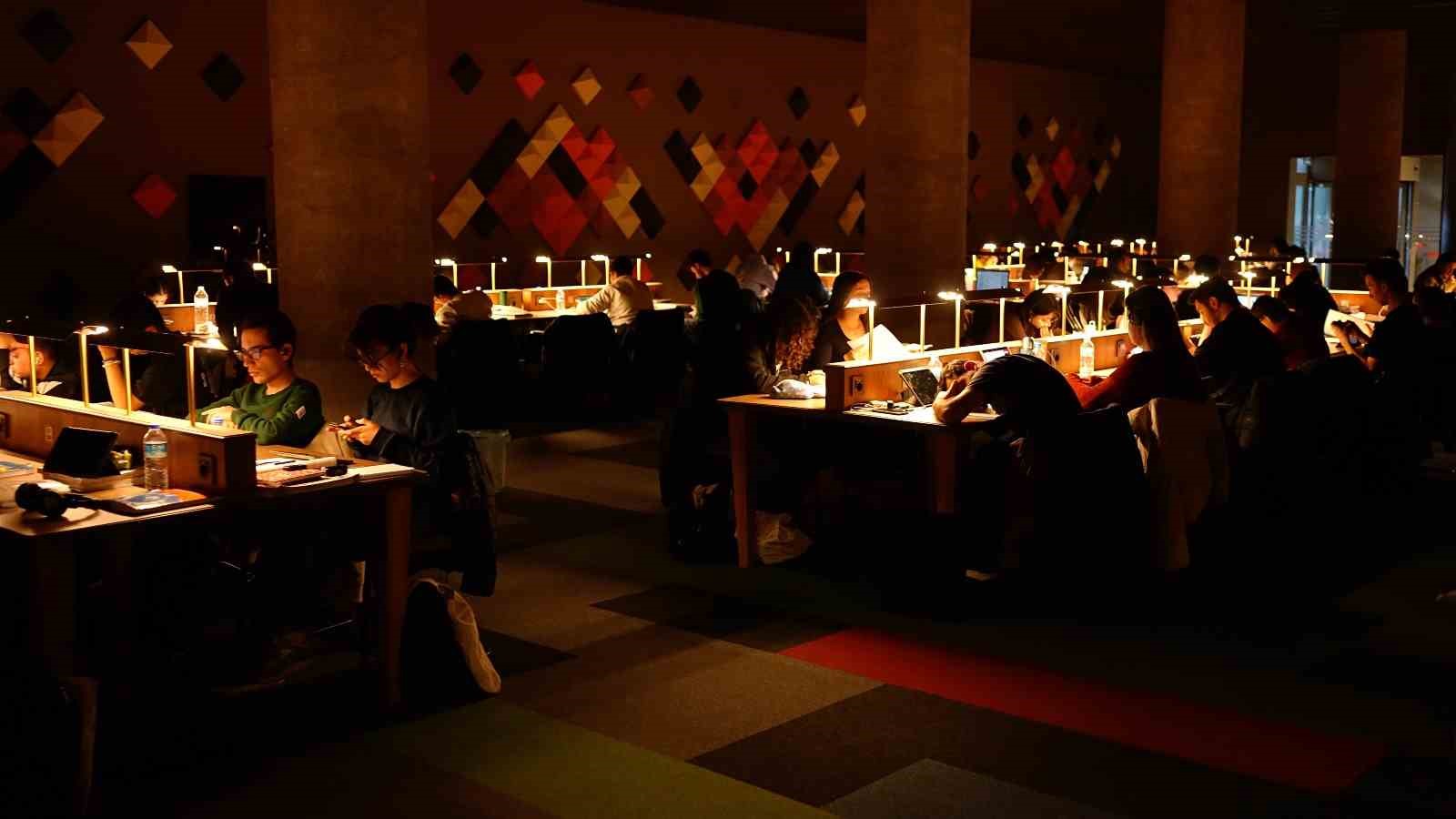 Şehitkamil k&uuml;t&uuml;phanelerine ziyaret&ccedil;i rekoru
