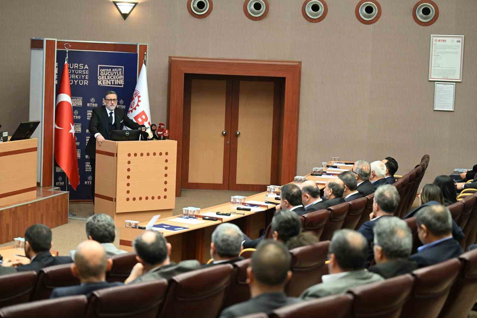 BTSO Yönetim Kurulu Başkanı İbrahim Burkay: "Döviz cinsi borçlanmanın önündeki engeller kaldırılmalı"