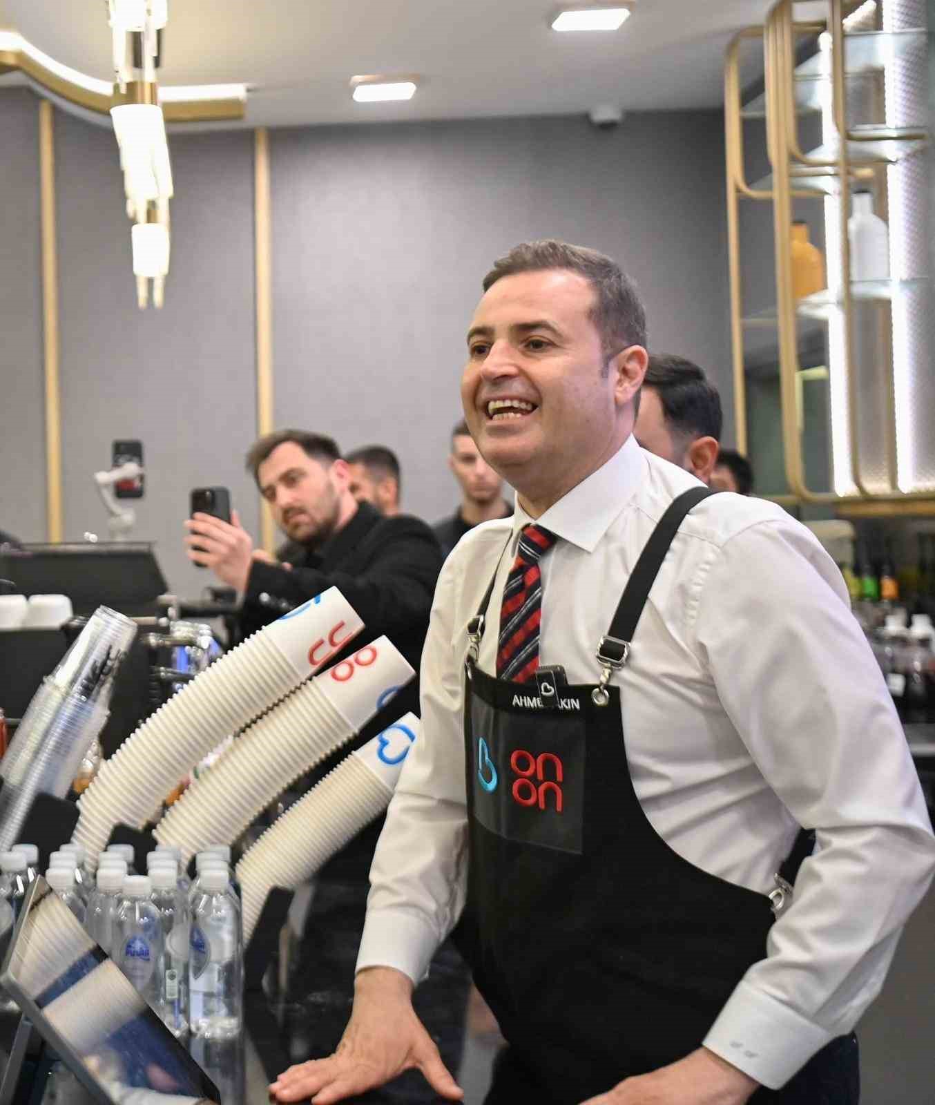 On On Kafe&rsquo;nin yeni şubesi Paşaalanı&rsquo;nda a&ccedil;ıldı
