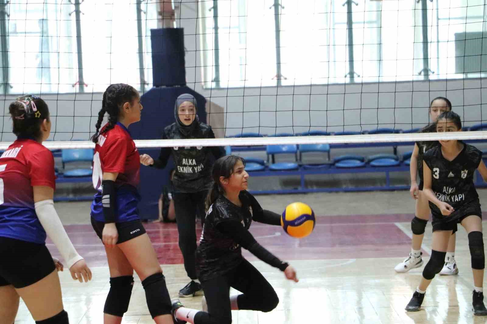 Hakkari&rsquo;de Midi Kızlar Şampiyonası sona erdi
