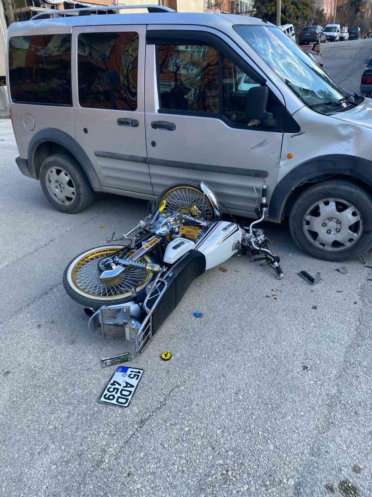 Burdur’da hafif ticari araç ile motosiklet çarpıştı: 1 yaralı