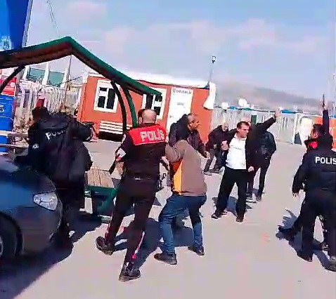 Adıyaman’da depremzedelerden su eylemi