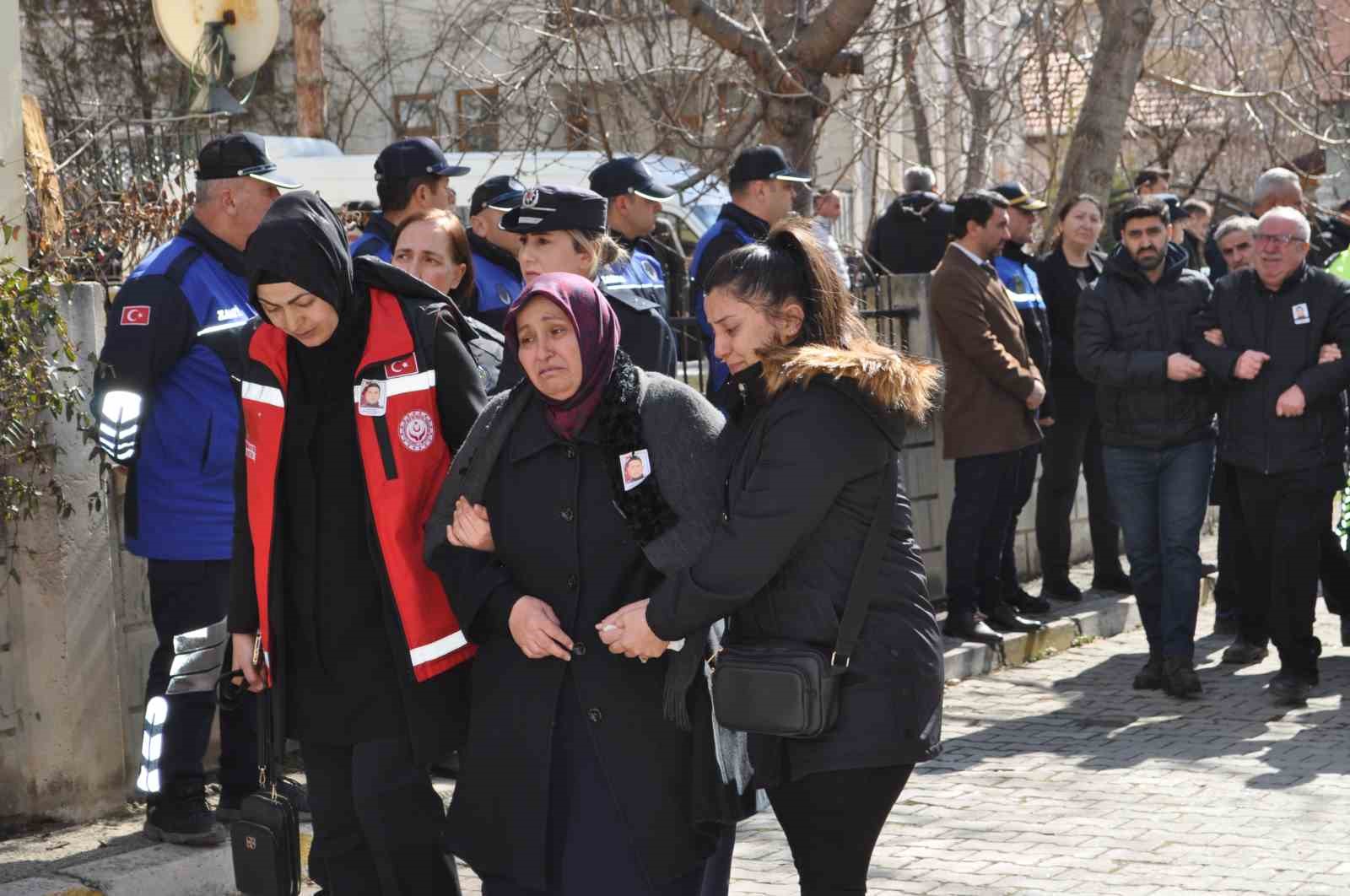 Şehit Polis Memuru Onur Şirin, Isparta’da son yolculuğuna uğurlandı
