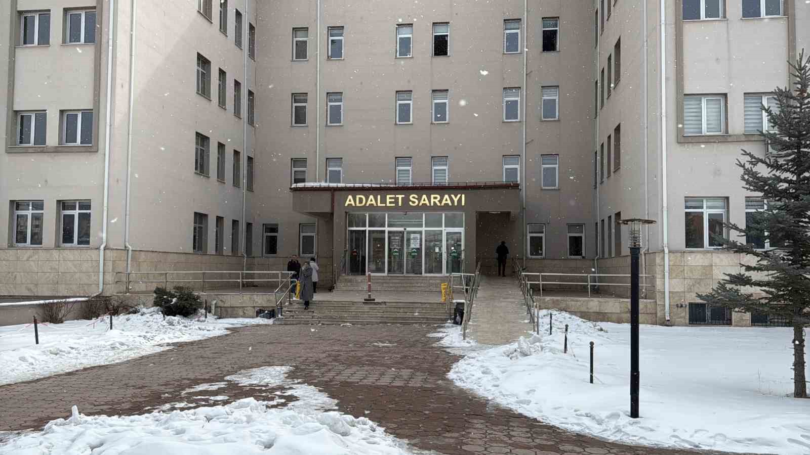 Sivas’ta silah kaçakçılığı operasyonu: 4 kişi tutuklandı