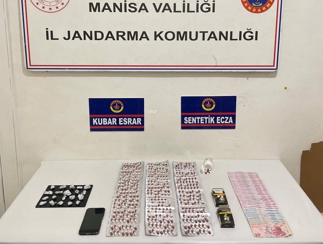 İşyerinde uyuşturucu maddelerle yakalandı